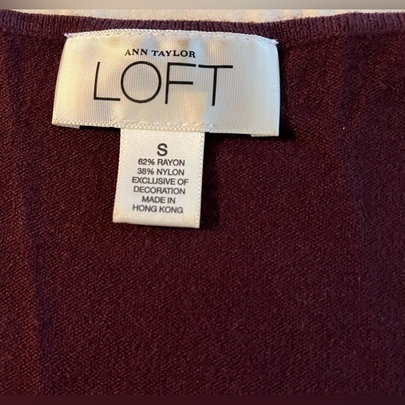 Ann Taylor LOFT Plum Color Pullover V-Neck Sweater w/Lace Camisole; Size S - Picture 4 of 8